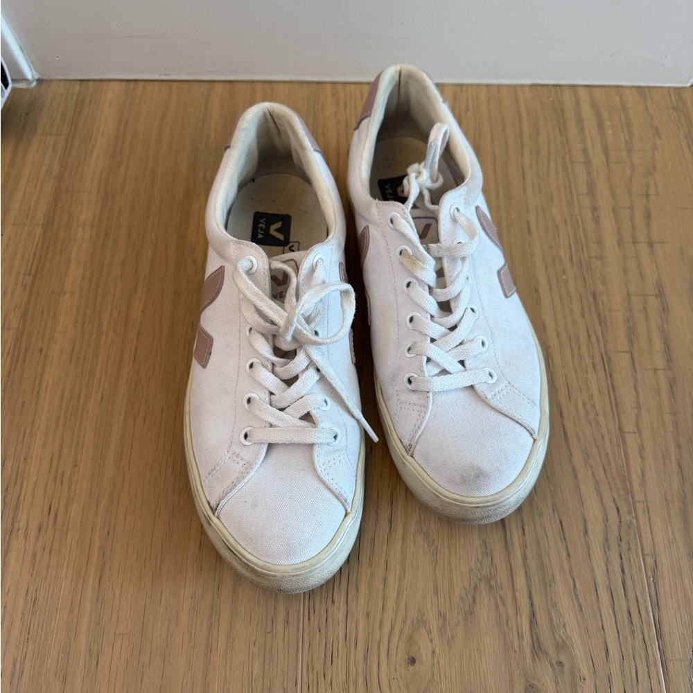 Veja Off-White and Light Pink Sneakers